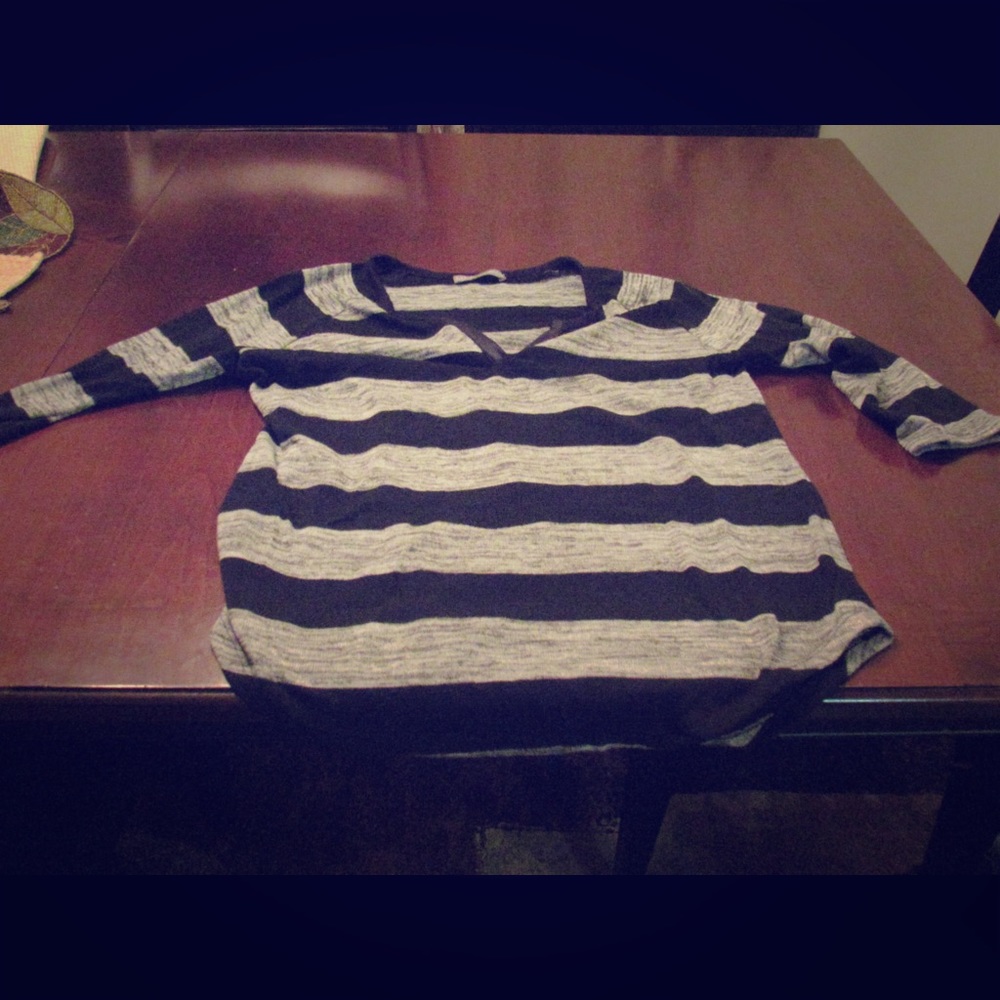 Black and grey striped Three quarter sleeve top